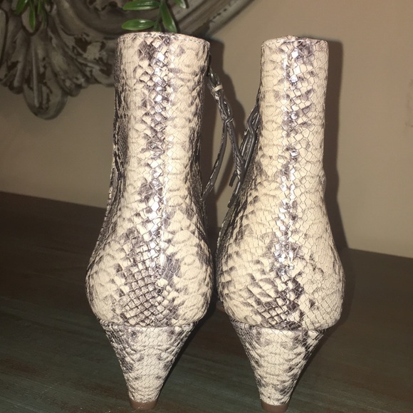 Splendid Women’s Nettie Natural Kitten Heel Bootie - Picture 10 of 16